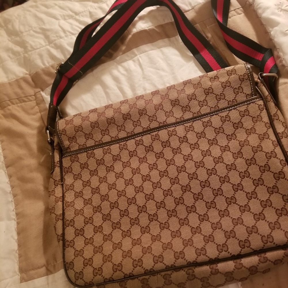 Gucci - Picture 3 of 9